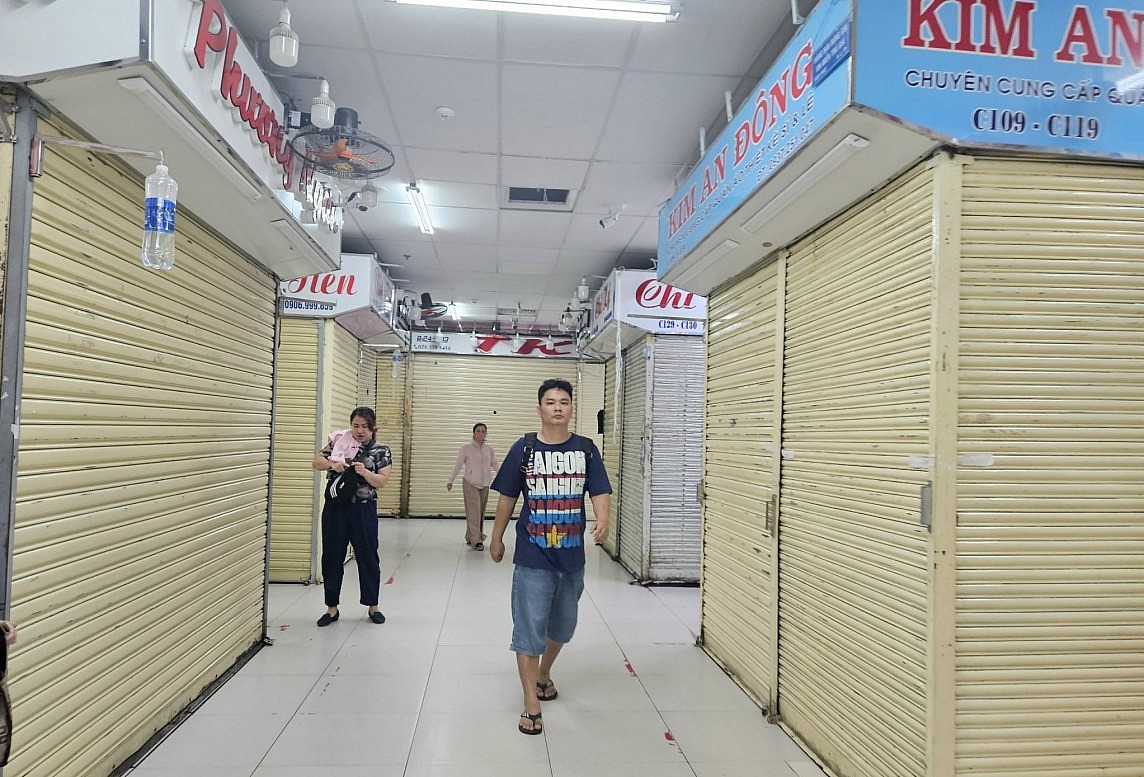 Vì sao tiểu thương chợ An Đông tại TP. Hồ Chí Minh đồng loạt đóng sạp?