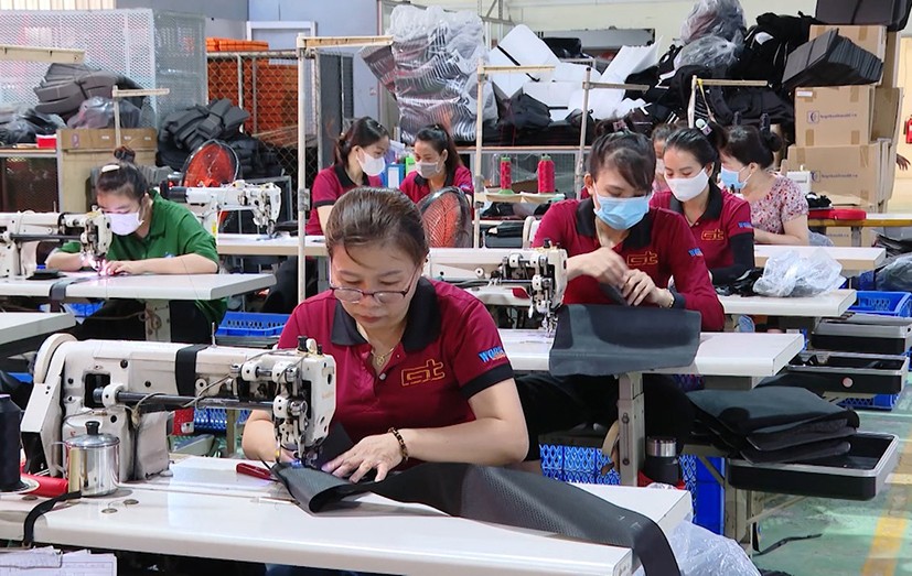 May ba lô, túi xách xuất khẩu tại Công ty TNHH GT Line Á Châu May ba lô, túi xách xuất khẩu tại Công ty TNHH GT Line Á Châu