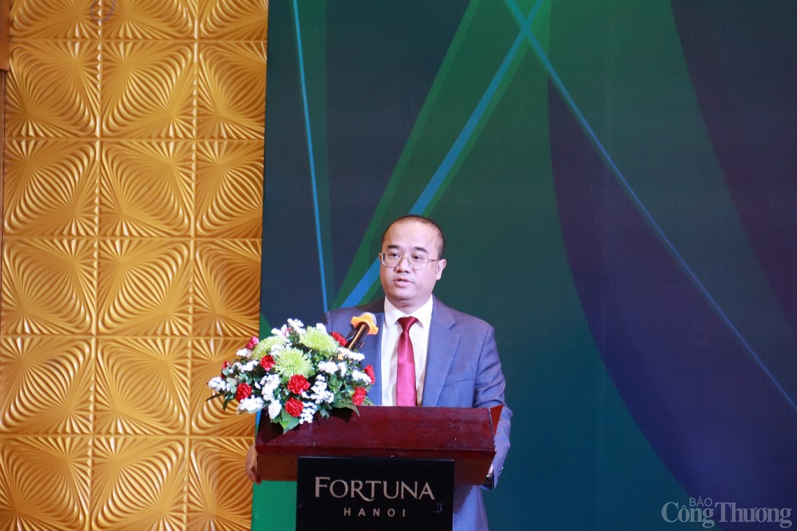 Báo cáo Thường niên Kinh tế Việt Nam 2024: Chuyển dịch năng lượng hướng tới nền kinh tế xanh Báo cáo Thường niên Kinh tế Việt Nam 2024: Chuyển dịch năng lượng hướng tới nền kinh tế xanh