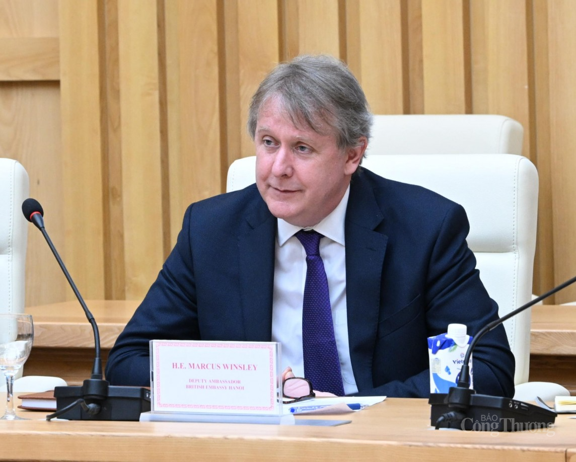 Thứ trưởng Nguyễn