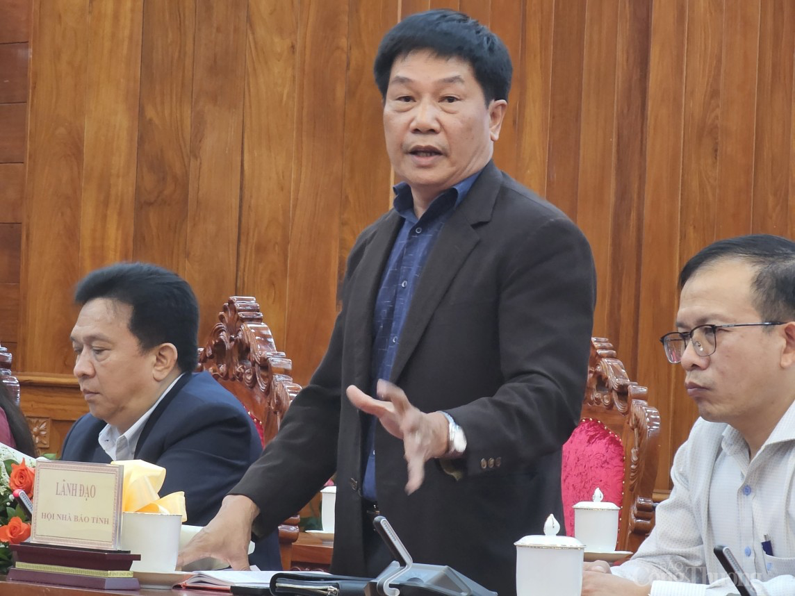 Lâm Đồng: Báo chí cách mạng không có khái niệm giật tít “câu like, câu view” Lâm Đồng: Báo chí cách mạng không có khái niệm giật tít “câu like, câu view”