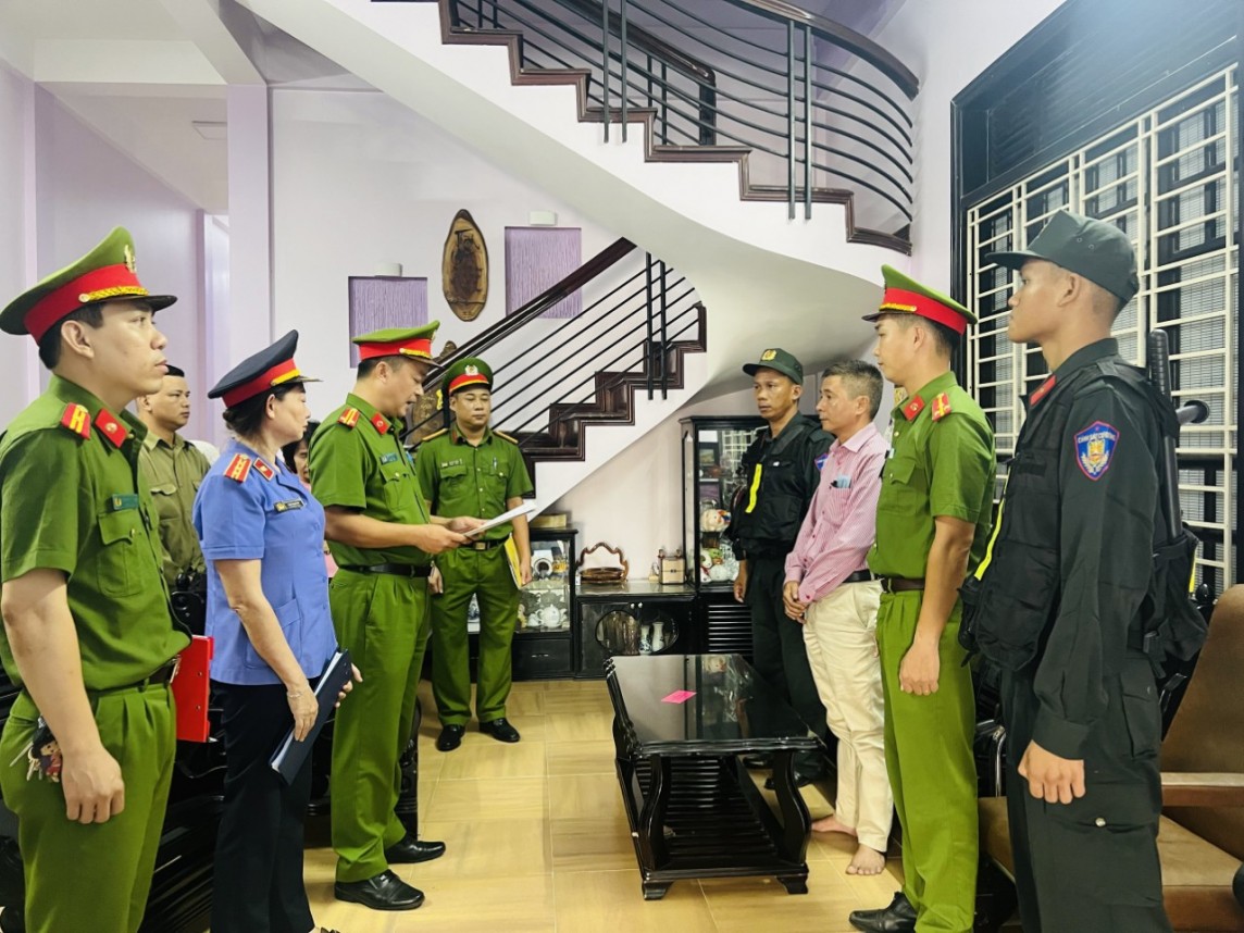 Thừa Thiên Huế: Khởi tố 3 đối tượng liên quan việc mua vắc xin tiêm chủng