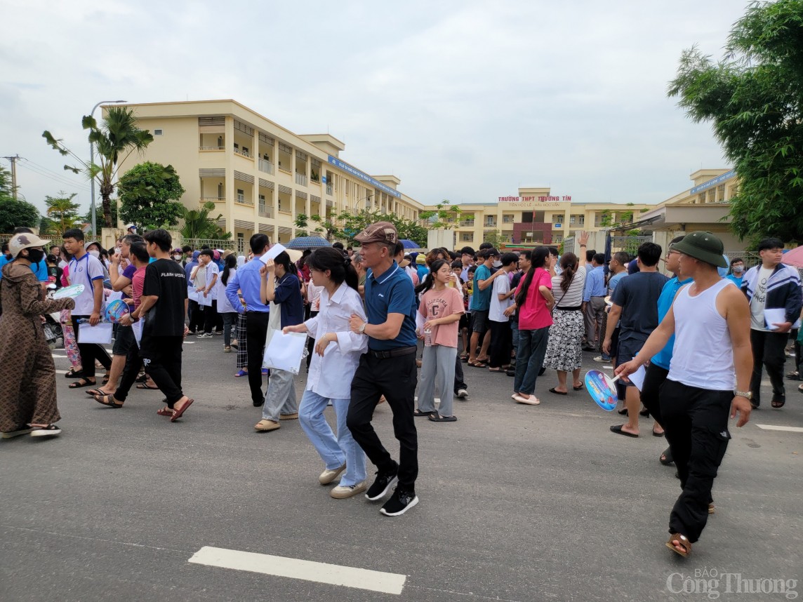 Phụ huynh làm gì để giúp con vượt qua kỳ thi tốt nghiệp THPT 2024? Phụ huynh làm gì để giúp con vượt qua kỳ thi tốt nghiệp THPT 2024?