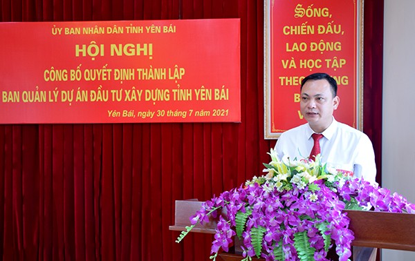 Ông Hoàng Việt Hóa, người ký quyết định phê duyệt trúng thầu. Ảnh Yenbai.gov.vn Ông Hoàng Việt Hóa, người ký quyết định phê duyệt trúng thầu. Ảnh Yenbai.gov.vn