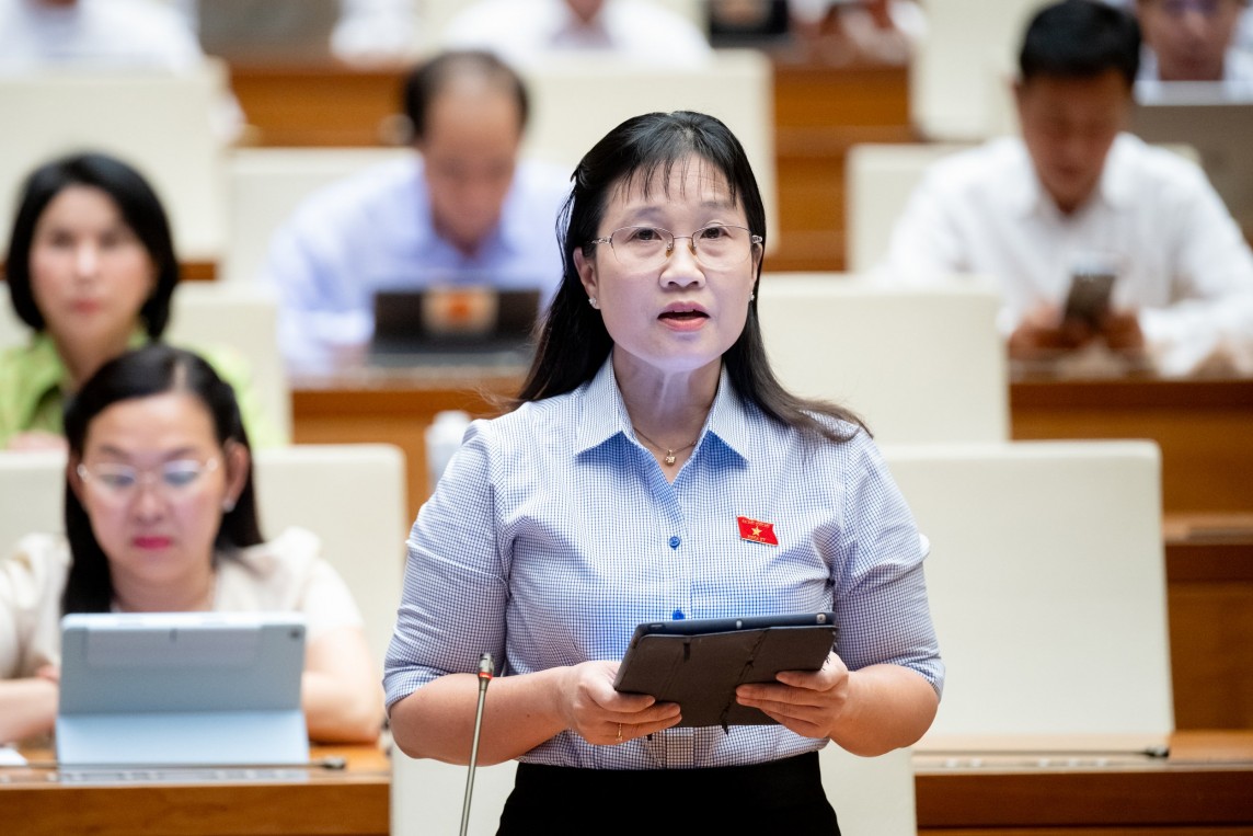 Đại biểu Nguyễn Hoàng Uyên - Đoàn ĐBQH tỉnh Long An Đại biểu Nguyễn Hoàng Uyên - Đoàn ĐBQH tỉnh Long An