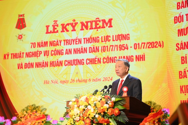 Chủ tịch nước Tô Lâm trao phần thưởng cao quý tặng lực lượng Kỹ thuật nghiệp vụ CAND Chủ tịch nước Tô Lâm trao phần thưởng cao quý tặng lực lượng Kỹ thuật nghiệp vụ CAND