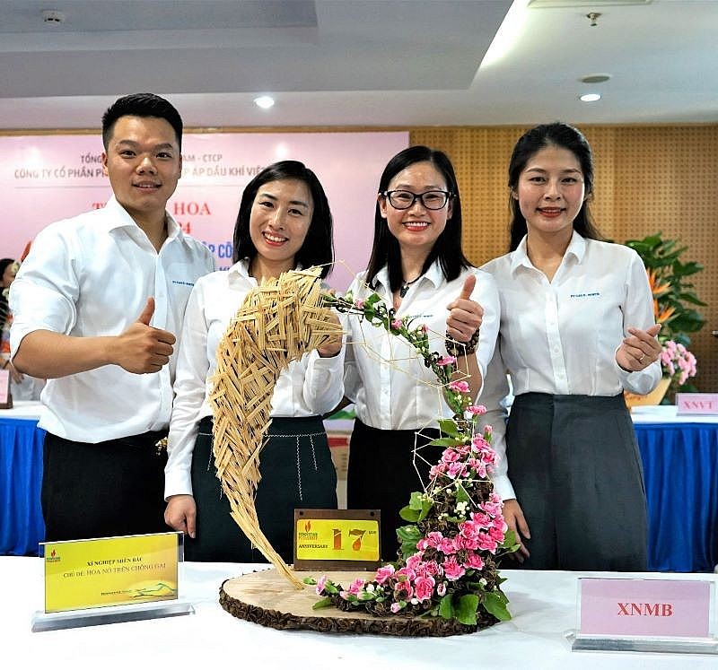 “Hoa nở trên chông gai” – tác phẩm chào mừng của XNMB đạt giải Nhất “Hoa nở trên chông gai” – tác phẩm chào mừng của XNMB đạt giải Nhất