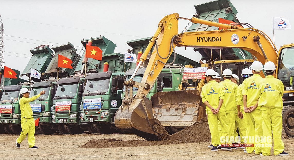 Quán triệt sâu sắc, ngăn chặn, loại bỏ cơ hội, điều kiện phát sinh tiêu cực, tham nhũng trong hoạt động đấu thầu. Ảnh: Giao thông vận tải