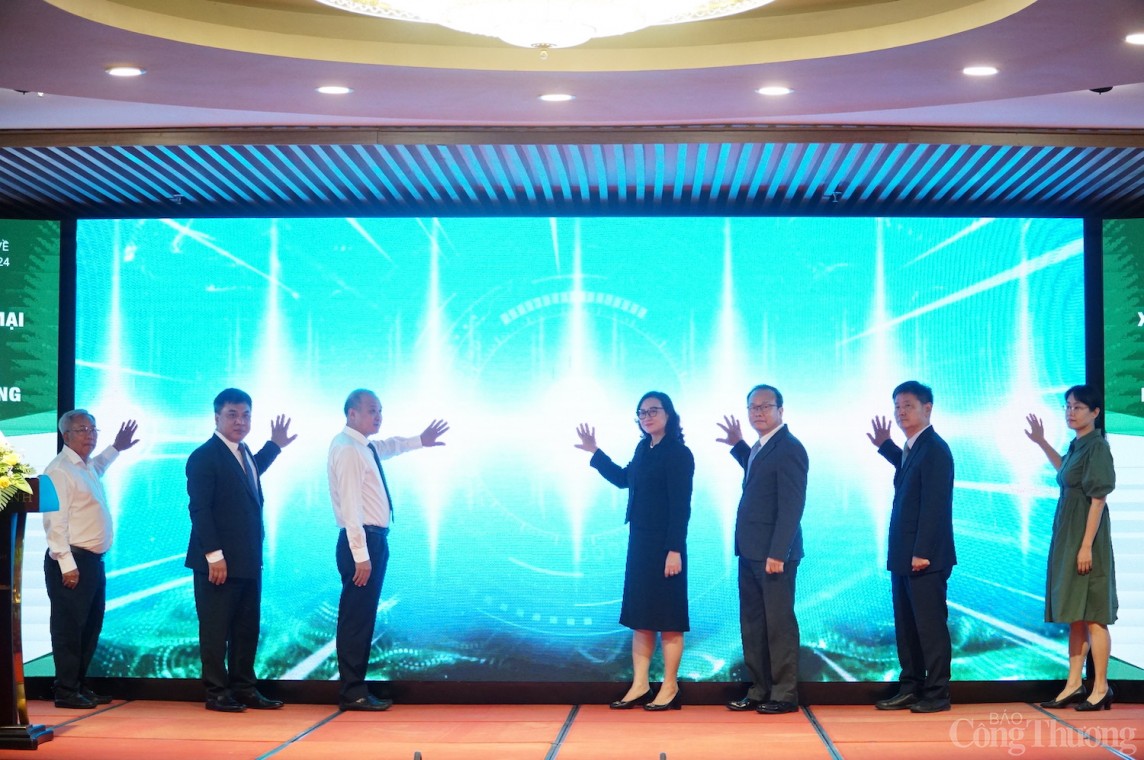 Thứ trưởng Phan Thị Thắng dự Hội nghị Xúc tiến thương mại, xuất nhập khẩu khu vực miền Trung Thứ trưởng Phan Thị Thắng dự Hội nghị Xúc tiến thương mại, xuất nhập khẩu khu vực miền Trung