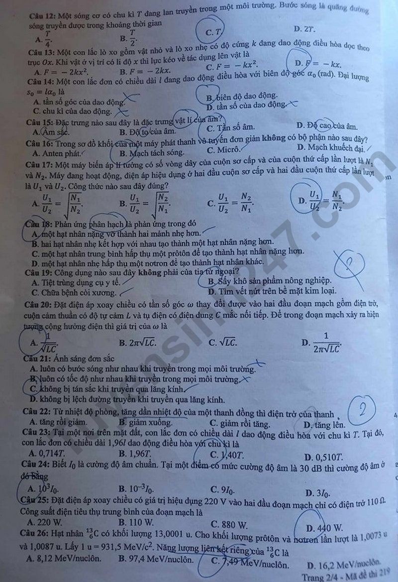 Cập nhật Đề thi và đáp án môn Vật lý mã 219 tốt nghiệp THPT 2024