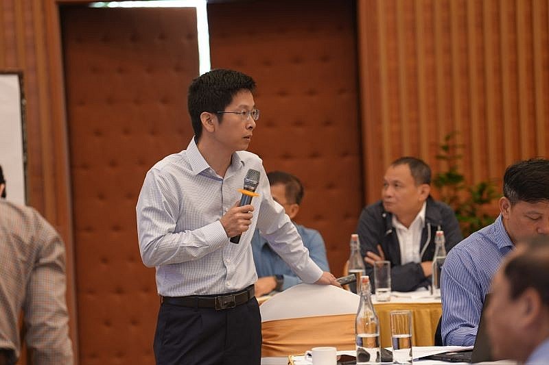 Ông Nguyễn Đình Thi, Trưởng Ban Kinh tế Kế hoạch PV Power báo cáo tại Hội nghị Ông Nguyễn Đình Thi, Trưởng Ban Kinh tế Kế hoạch PV Power báo cáo tại Hội nghị