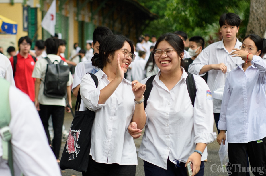 Hà Nội: Đề thi tốt nghiệp THPT môn tiếng Anh vừa sức, sẽ có nhiều điểm 9, 10 Hà Nội: Đề thi tốt nghiệp THPT môn tiếng Anh vừa sức, sẽ có nhiều điểm 9, 10