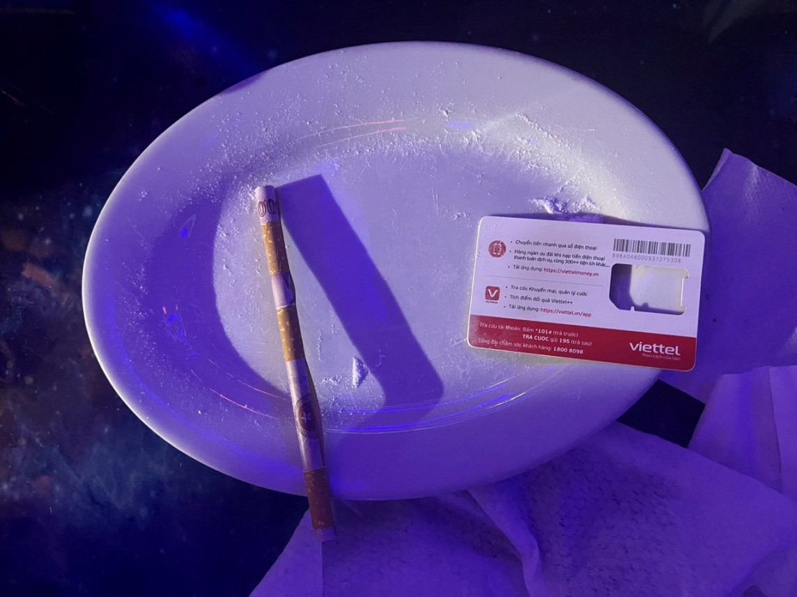 Công an đã bắt 26 đối tượng liên quan tới ma túy tại quán karaoke Ngọc Anh Fly ở Vĩnh Bảo. Công an đã bắt 26 đối tượng liên quan tới ma túy tại quán karaoke Ngọc Anh Fly ở Vĩnh Bảo.