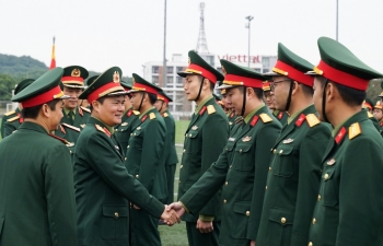 Mức lương cơ sở và tiền thưởng với cán bộ, công chức, lực lượng vũ trang hiệu lực từ 1/7