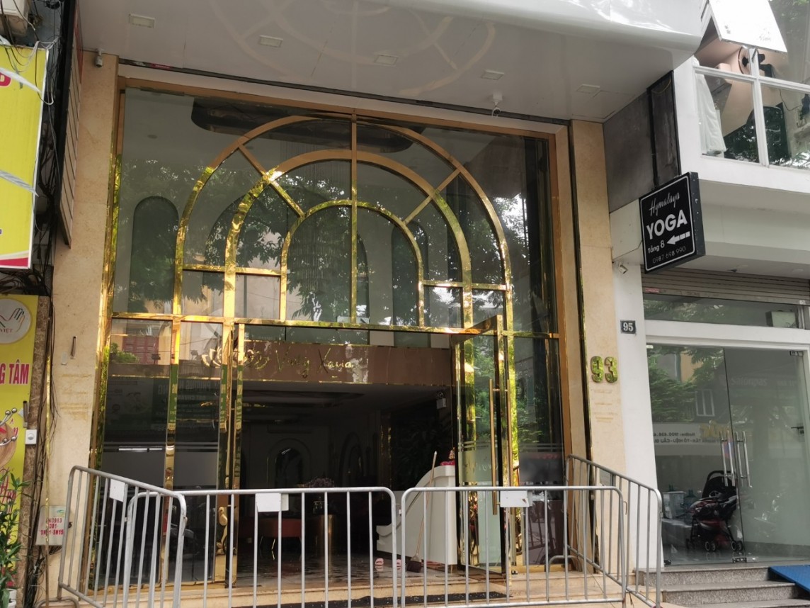 Hà Nội: Cháy tòa nhà 8 tầng ở quận Cầu Giấy, Cảnh sát phá tường tầng 6 cứu người Hà Nội: Cháy tòa nhà 8 tầng ở quận Cầu Giấy, Cảnh sát phá tường tầng 6 cứu người