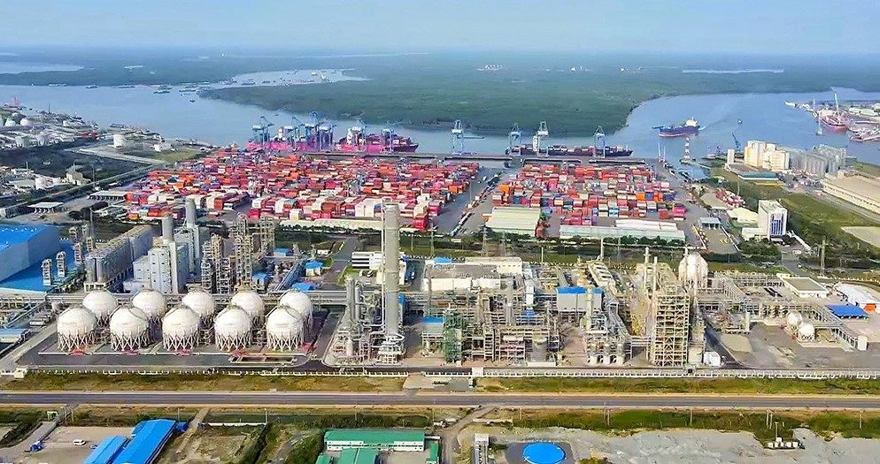 Tỉnh Bà Rịa - Vũng Tàu định hướng tăng trưởng xanh thông qua phát triển công nghiệp gắn với cảng biển. Tỉnh Bà Rịa - Vũng Tàu định hướng tăng trưởng xanh thông qua phát triển công nghiệp gắn với cảng biển.