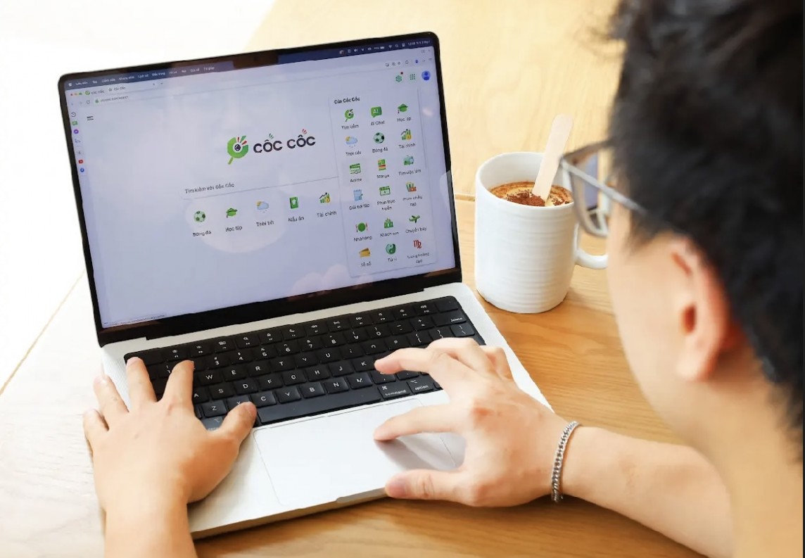 undefined Từ khóa nào “hút” người dùng Việt nhất trong nửa đầu năm 2024?