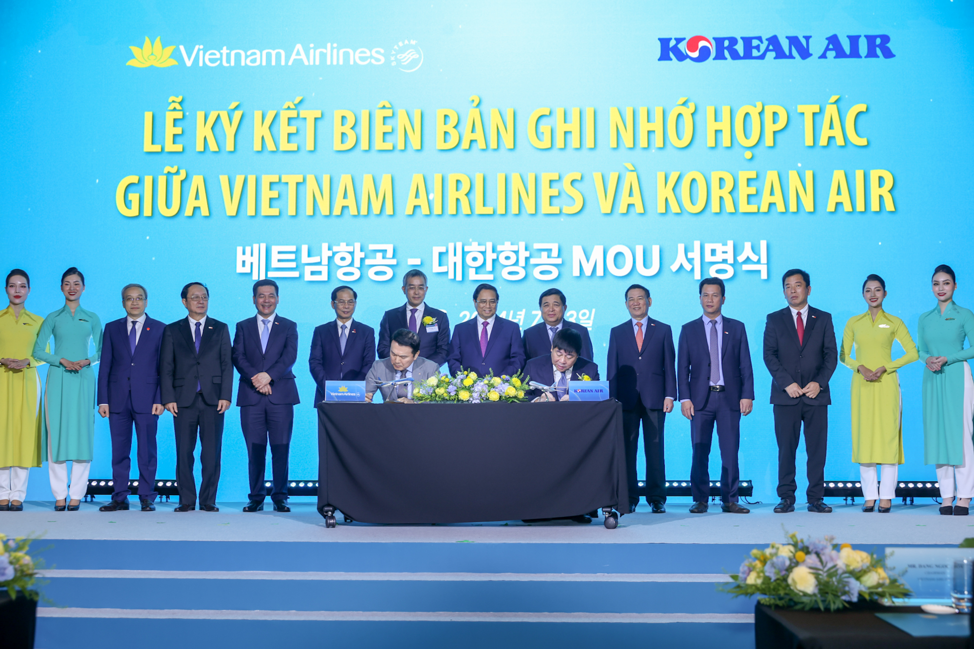 Thủ tướng: Vietnam Airlines cần phát huy hơn nữa vai trò cầu nối Việt Nam - Hàn Quốc- Ảnh 4. Thủ tướng: Vietnam Airlines cần phát huy hơn nữa vai trò cầu nối Việt Nam - Hàn Quốc- Ảnh 4.