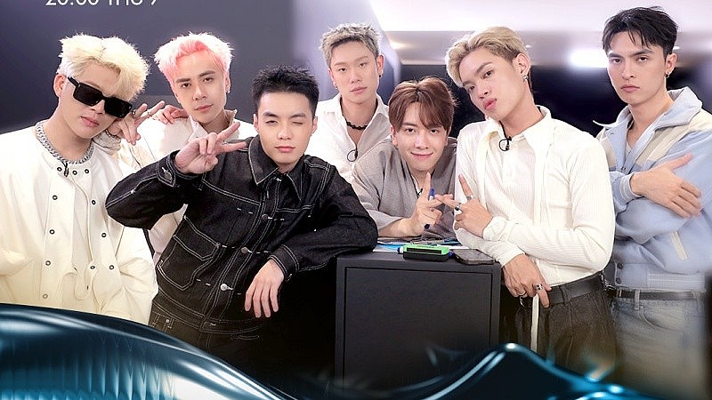 Mới lên sóng, “Anh trai say hi” đã bị chỉ trích vì chiếu bản đồ thiếu Hoàng Sa - Trường Sa Mới lên sóng, “Anh trai say hi” đã bị chỉ trích vì chiếu bản đồ thiếu Hoàng Sa - Trường Sa