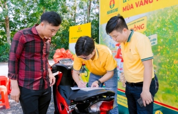 Phân bón Cà Mau trao xe máy, nhẫn vàng tới tận tay bà con trúng giải