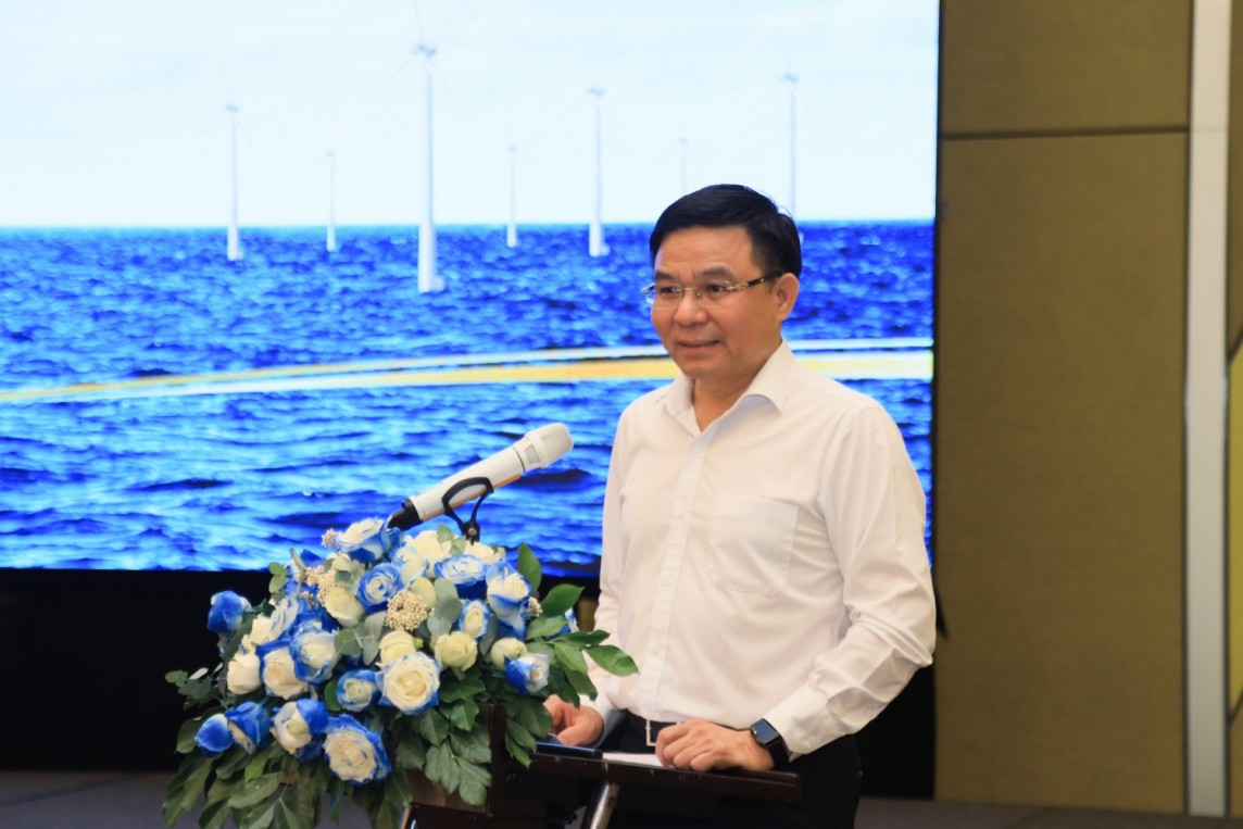 Lê Mạnh Hùng - Ủy viên Ủy ban Kinh tế của Quốc hội, Bí thư Đảng ủy, Chủ tịch HĐTV Tập đoàn Dầu khí Việt Nam Lê Mạnh Hùng - Ủy viên Ủy ban Kinh tế của Quốc hội, Bí thư Đảng ủy, Chủ tịch HĐTV Tập đoàn Dầu khí Việt Nam