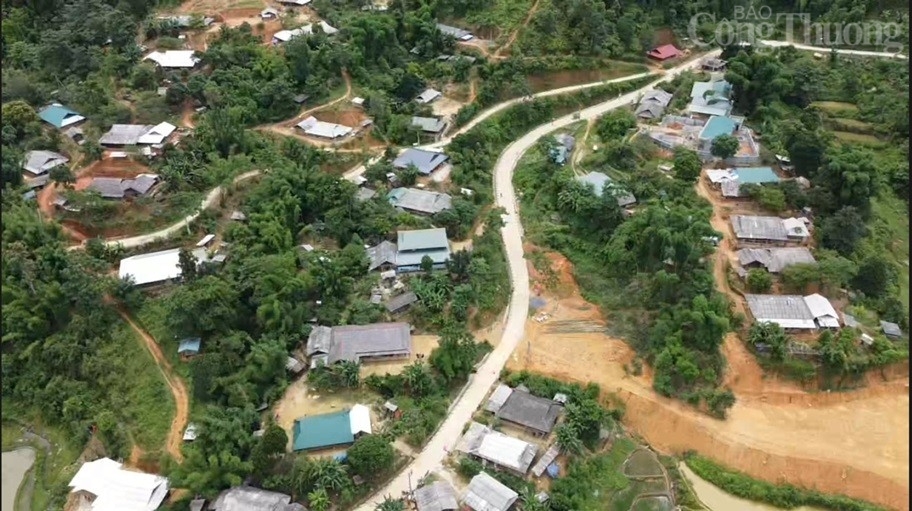 Người vén bức màn tâm linh u tối ở bản Ché Lầu xứ Thanh Người vén bức màn tâm linh u tối ở bản Ché Lầu xứ Thanh