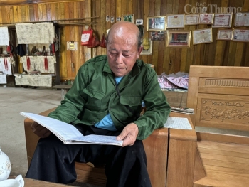 Người đưa ánh sáng về bản Ché Lầu xứ Thanh