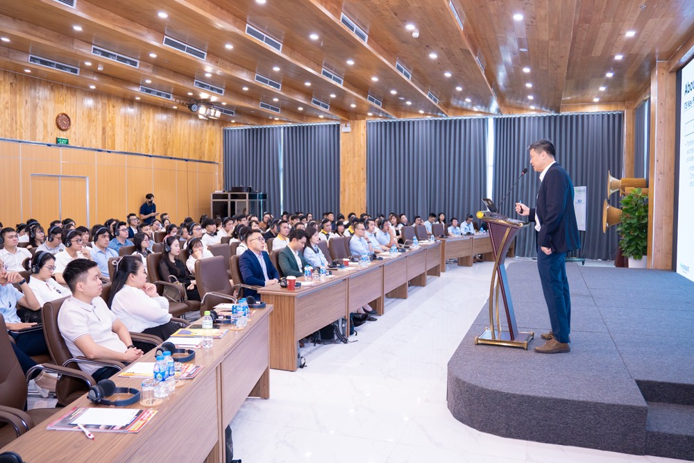 Nâng cao nghiệp vụ quản trị rủi ro thông qua các chương trình tập huấn chuyên biệt Nâng cao nghiệp vụ quản trị rủi ro thông qua các chương trình tập huấn chuyên biệt