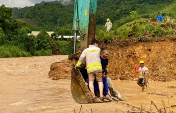 Bộ trưởng Lương Tam Quang gửi thư khen Công an huyện Tây Giang cứu người bị cô lập giữa dòng lũ