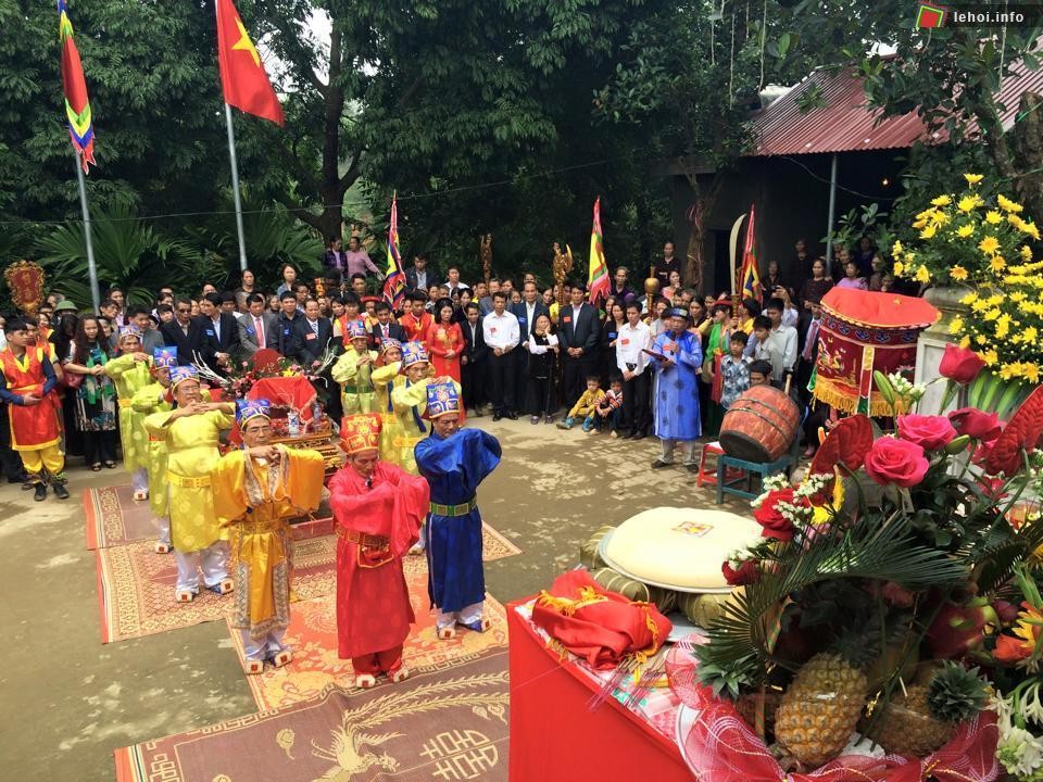 Nghi thức cúng tế trong ngày hội. Ảnh lehoi.info Nghi thức cúng tế trong ngày hội. Ảnh lehoi.info