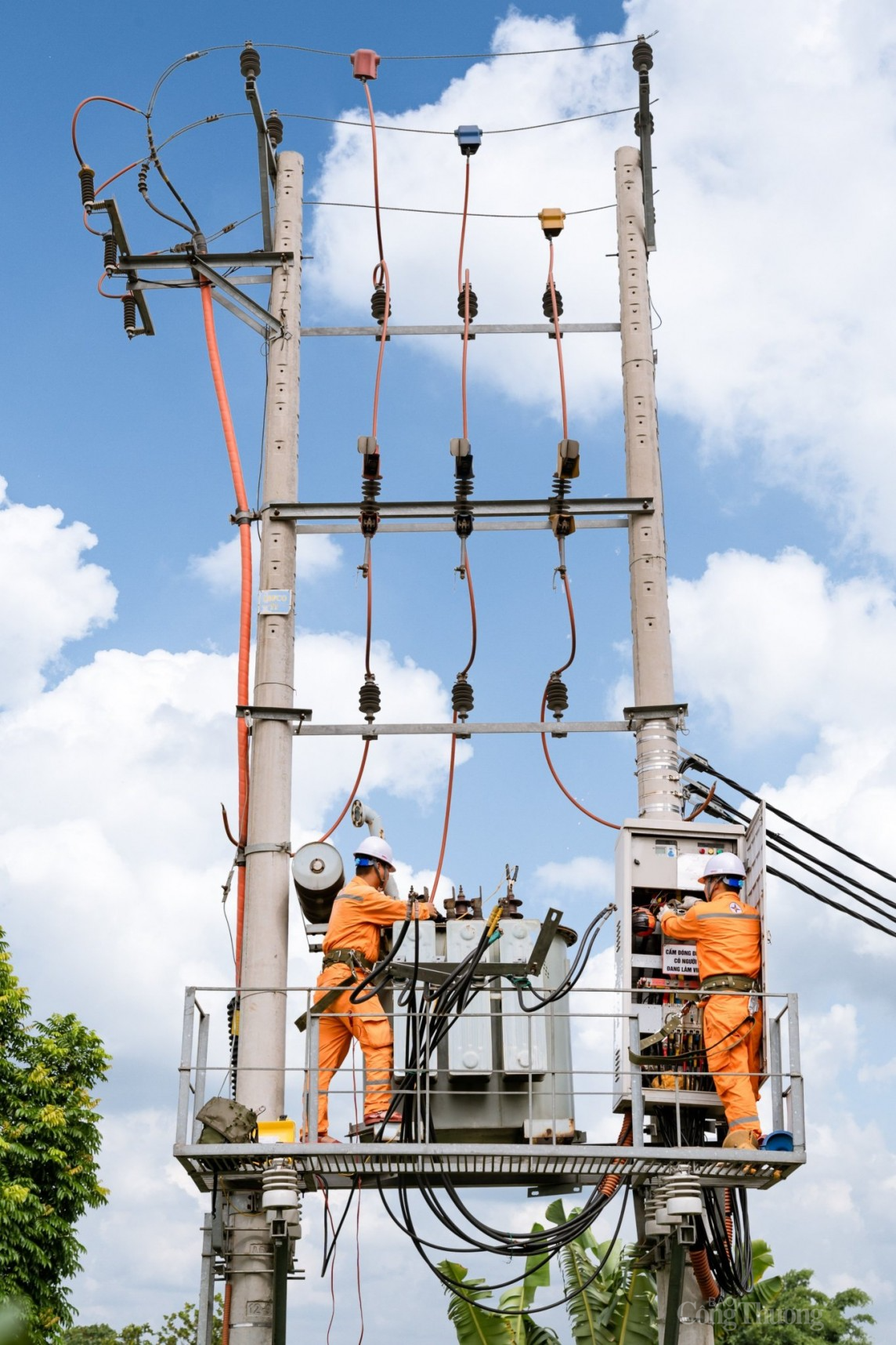 Thừa Thiên - Huế xử phạt 2 doanh nghiệp khai thác khoáng sản trái phép Thừa Thiên - Huế xử phạt 2 doanh nghiệp khai thác khoáng sản trái phép