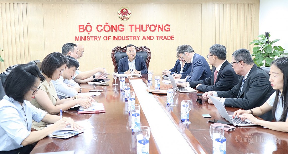 Toàn cảnh buổi làm việc Toàn cảnh buổi làm việc