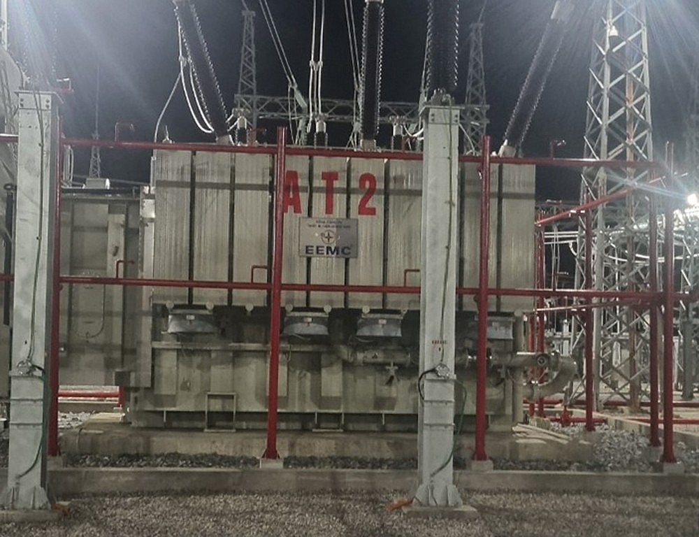 Đóng điện Dự án nâng công suất Trạm biến áp 220kV Yên Hưng Đóng điện Dự án nâng công suất Trạm biến áp 220kV Yên Hưng