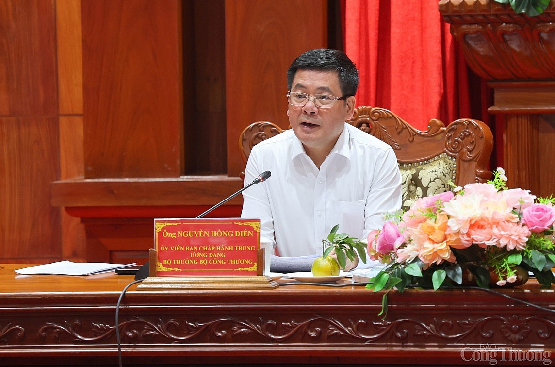 Bộ trưởng Nguyễn Hồng Diên làm việc với Tiền Giang về nhiều vấn đề quan trọng