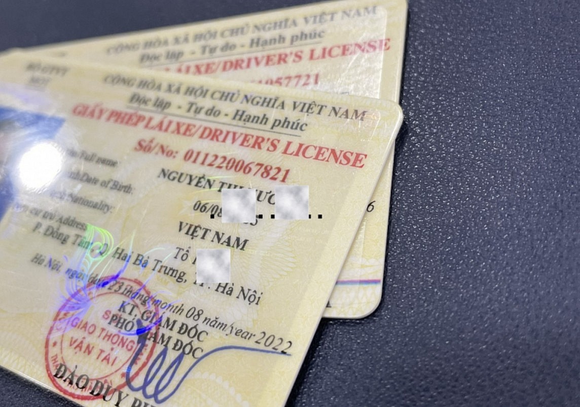 Ứng dụng VneID có thể thay thế giấy phép lái xe bản gốc. Ảnh: ảnh Công an nhân dân. Ứng dụng VneID có thể thay thế giấy phép lái xe bản gốc. Ảnh: ảnh Công an nhân dân.