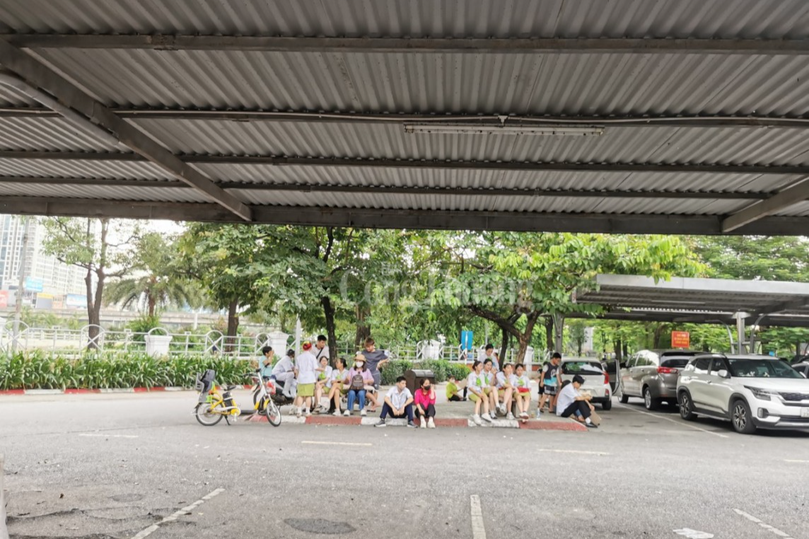 Cháy Bic C Thăng Long gần như tê liệt: Nhân viên siêu thị 'đuổi thằng khách này ra ngoài' Cháy Bic C Thăng Long gần như tê liệt: Nhân viên siêu thị 'đuổi thằng khách này ra ngoài'
