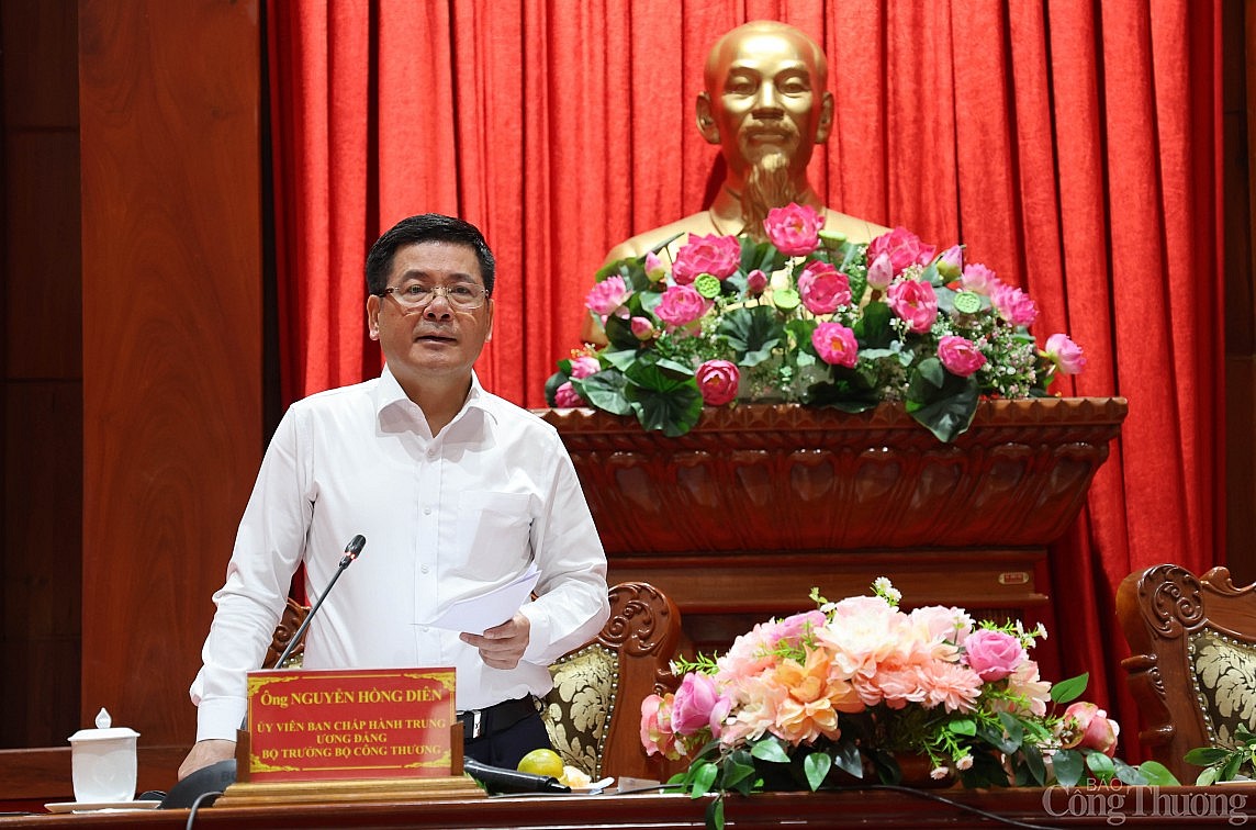Bộ trưởng Nguyễn Hồng Diên: Tiền Giang cần đẩy mạnh cơ cấu lại ngành công nghiệp theo hướng hiện đại Bộ trưởng Nguyễn Hồng Diên: Tiền Giang cần đẩy mạnh cơ cấu lại ngành công nghiệp theo hướng hiện đại