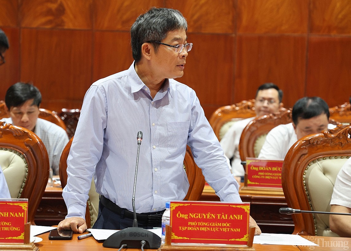 Bộ trưởng Nguyễn Hồng Diên: Tiền Giang cần đẩy mạnh cơ cấu lại ngành công nghiệp theo hướng hiện đại Bộ trưởng Nguyễn Hồng Diên: Tiền Giang cần đẩy mạnh cơ cấu lại ngành công nghiệp theo hướng hiện đại