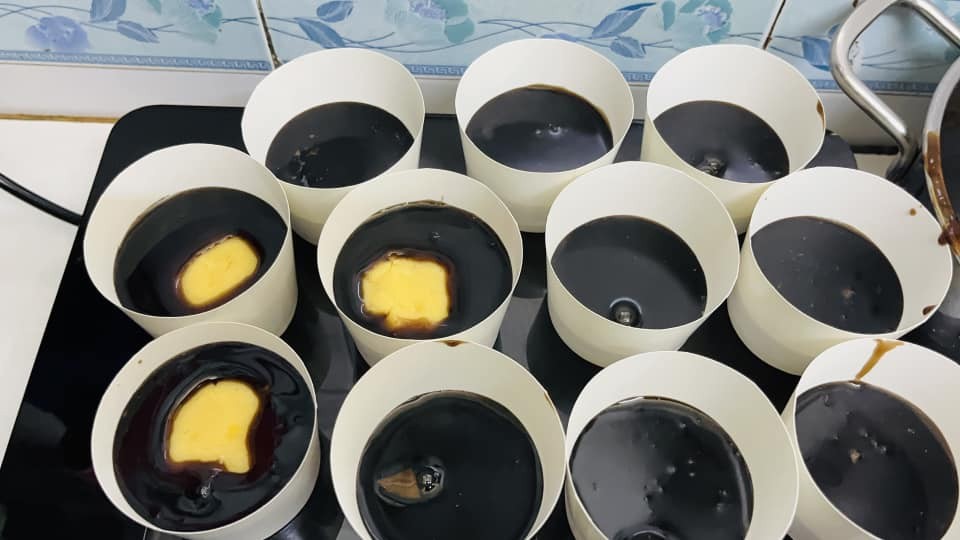 Bánh thạch đen nhân đậu xanh – sự kết hợp “lạ lùng” hấp dẫn Bánh thạch đen nhân đậu xanh – sự kết hợp “lạ lùng” hấp dẫn