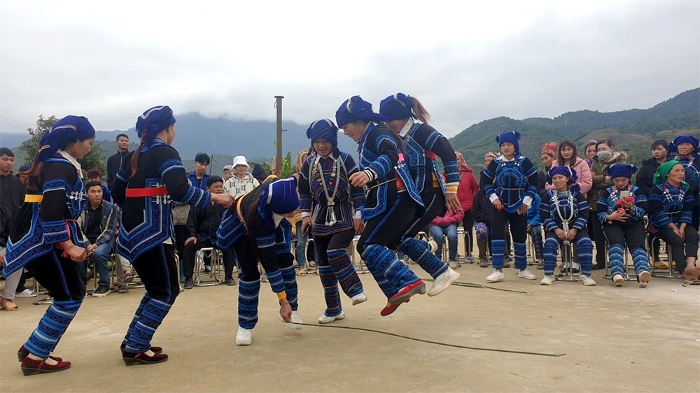 Nét độc đáo trong Lễ hội Khô già già của người Hà Nhì Nét độc đáo trong Lễ hội Khô già già của người Hà Nhì