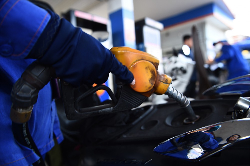 Xăng dầu là mặt hàng xuất khẩu lớn nhất của Việt Nam sang Lào Xăng dầu là mặt hàng xuất khẩu lớn nhất của Việt Nam sang Lào