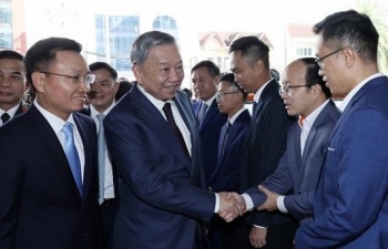 Chủ tịch nước Tô Lâm thăm và làm việc với Công ty Star Telecom - liên doanh của Viettel tại Lào