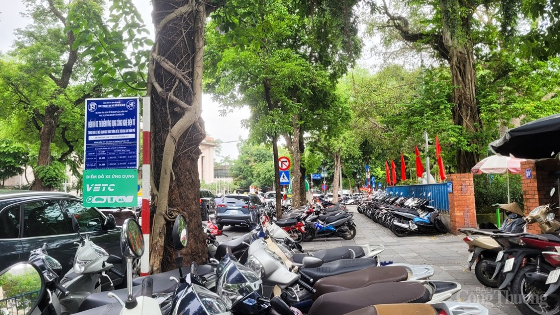 điểm ứng dụng công nghệ thu phí đỗ xe không dùng tiền mặt trên địa bàn Hà Nội