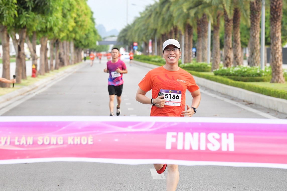 500 phóng viên, biên tập hào hứng tham gia giải chạy 'Vì Làn sóng khỏe'