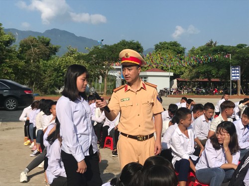 Hội nghị trực tuyến toàn quốc sơ kết công tác bảo đảm trật tự, an toàn giao thông Hội nghị trực tuyến toàn quốc sơ kết công tác bảo đảm trật tự, an toàn giao thông