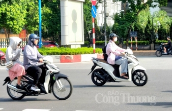 Dự báo thời tiết ngày mai 13/7/2024: Trung Bộ nắng nóng gay gắt; gió mạnh và sóng lớn trên biển