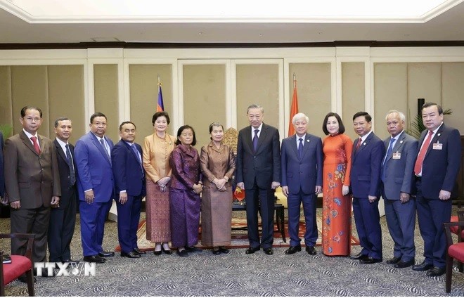 Chủ tịch nước Tô Lâm đề nghị Hội Hữu nghị Việt Nam-Campuchia đẩy mạnh giao lưu hữu nghị nhân dân Chủ tịch nước Tô Lâm đề nghị Hội Hữu nghị Việt Nam-Campuchia đẩy mạnh giao lưu hữu nghị nhân dân