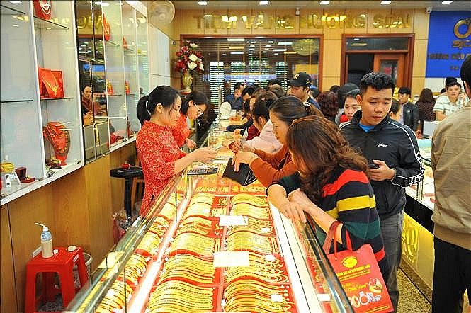 Vàng nhẫn lần đầu tiên vượt vàng miếng SJC: Cơ hội mua vào hay bán ra? Vàng nhẫn lần đầu tiên vượt vàng miếng SJC: Cơ hội mua vào hay bán ra?