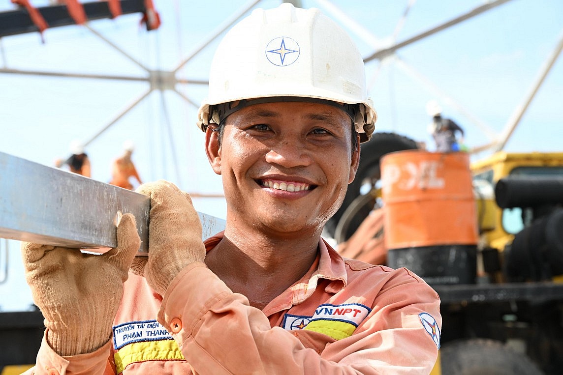 Những hình ảnh mới nhất trên công trường đường dây 500kV mạch 3