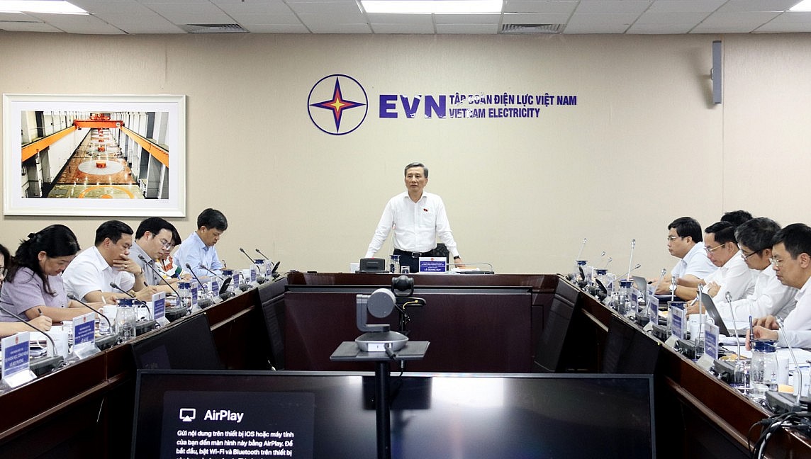 UB Khoa học Công nghệ và Môi trường của Quốc hội làm việc với EVN về Luật Điện lực sửa đổi UB Khoa học Công nghệ và Môi trường của Quốc hội làm việc với EVN về Luật Điện lực sửa đổi